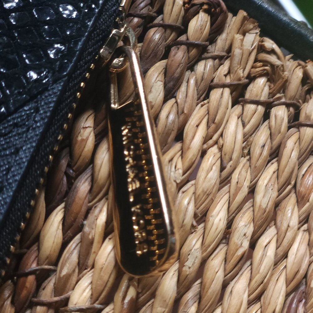 MICHAEL KORS JET SET Clutch Chevron Leather Suede Mixed Media Black NWOT $148 - Picture 4 of 8